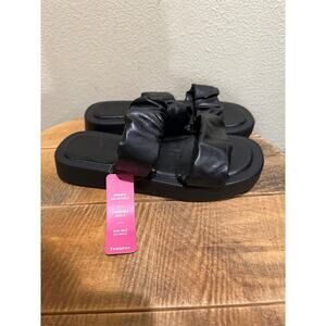Muk Luks Club South Beach Black Sandals size 9